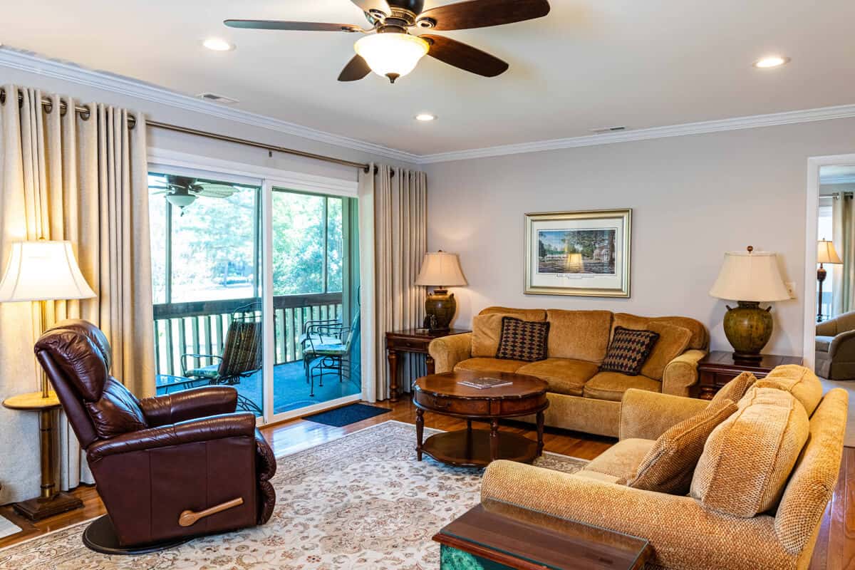 CONDOS_LINVILLEGARDENS_ 118_LIVINGROOM