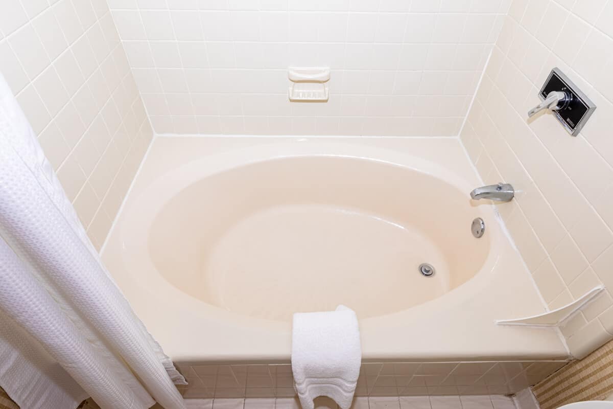 CONDOS_LINVILLEGARDENS_ 244_BATHROOM