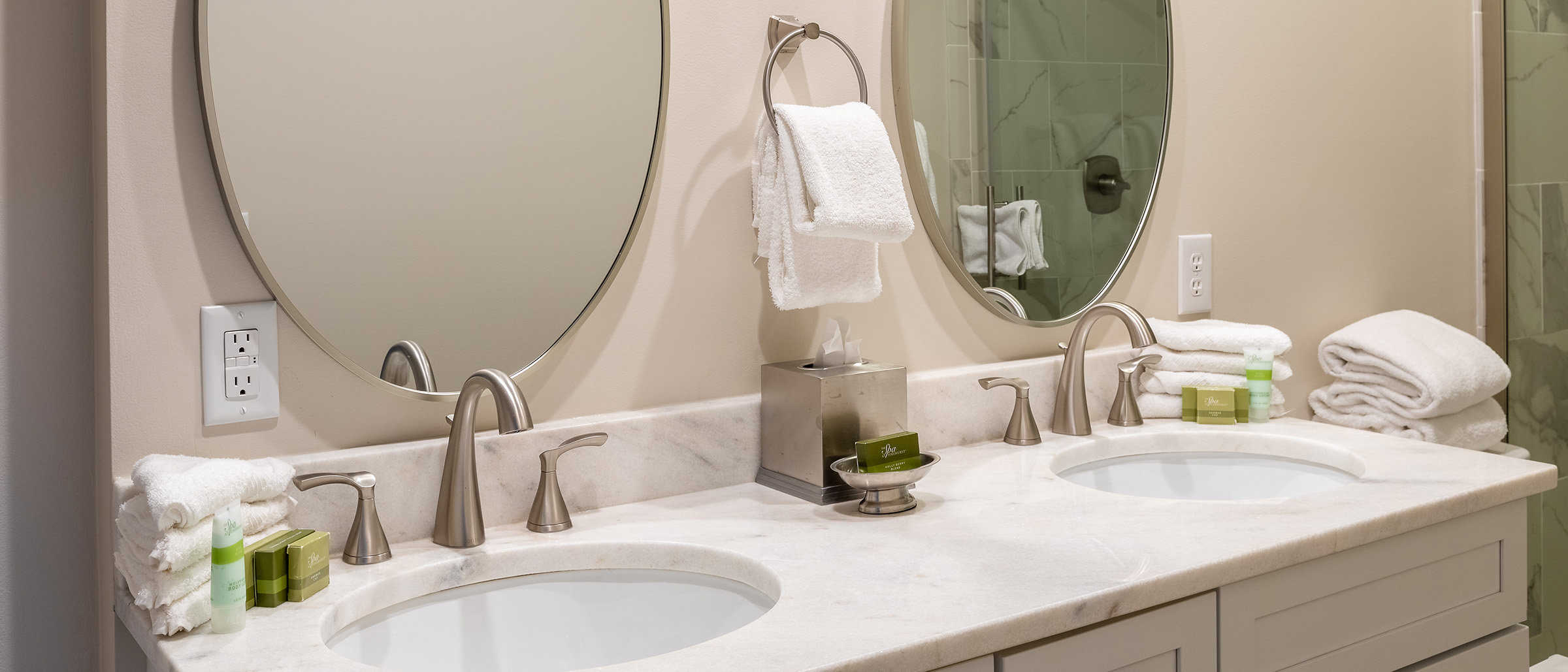 CONDOS_LAKEVIEW_ 245_BATHROOM